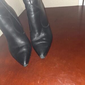 Vince Camuto Black Pointed-Toe Heeled Ankle Boots